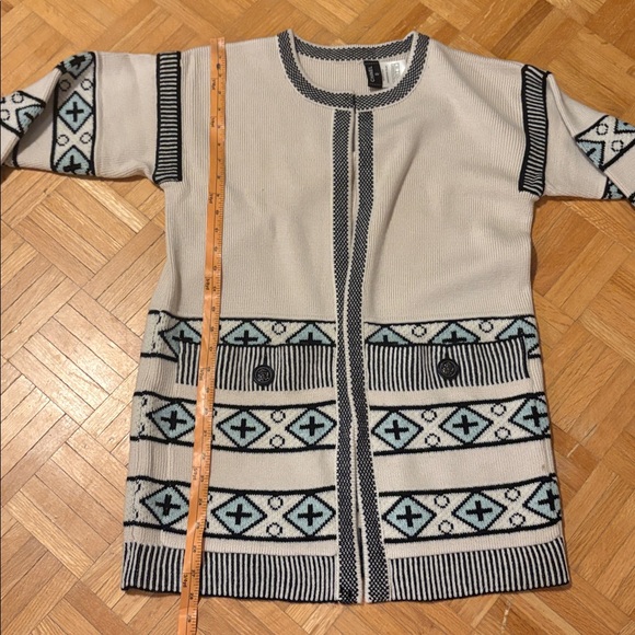 Chanel - Picture 6 of 17